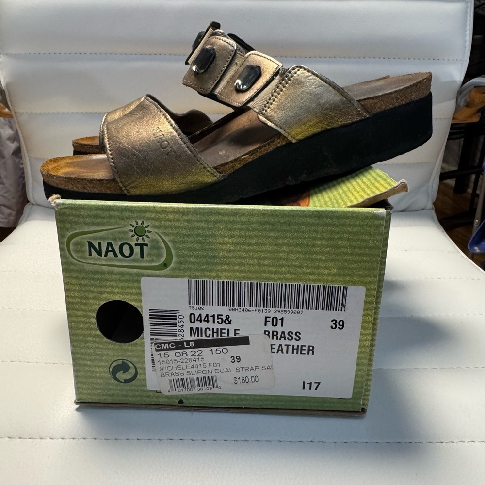 Naot Women’s Metallic Slide Sandals with Gem Accents.‎ Size 39 - US size 8 - Picture 11 of 11